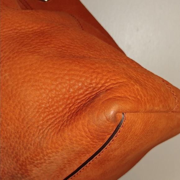 ❌SOLD❌ Gucci Nubuck Leather Soho Chain Tote - Picture 7 of 8